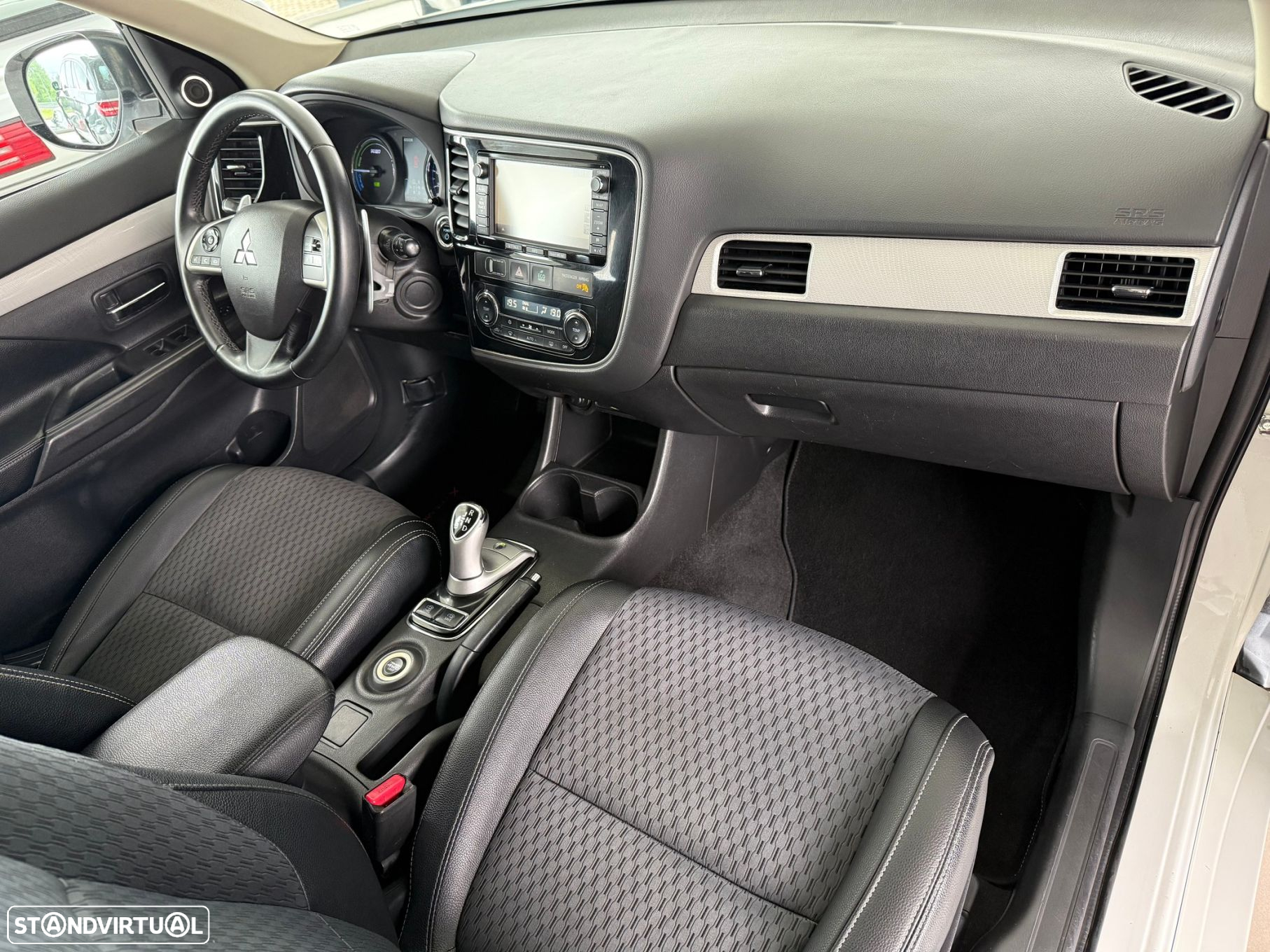 Mitsubishi Outlander 2.0 PHEV Intense Navi - 5