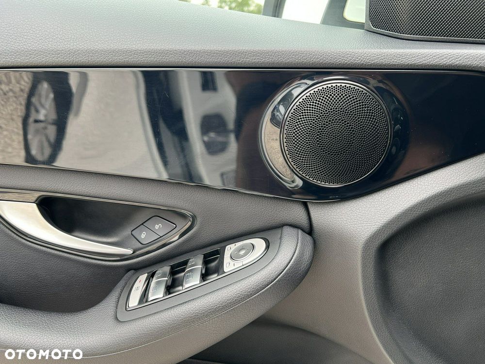 Mercedes-Benz Klasa C 220 d 9G-TRONIC - 22