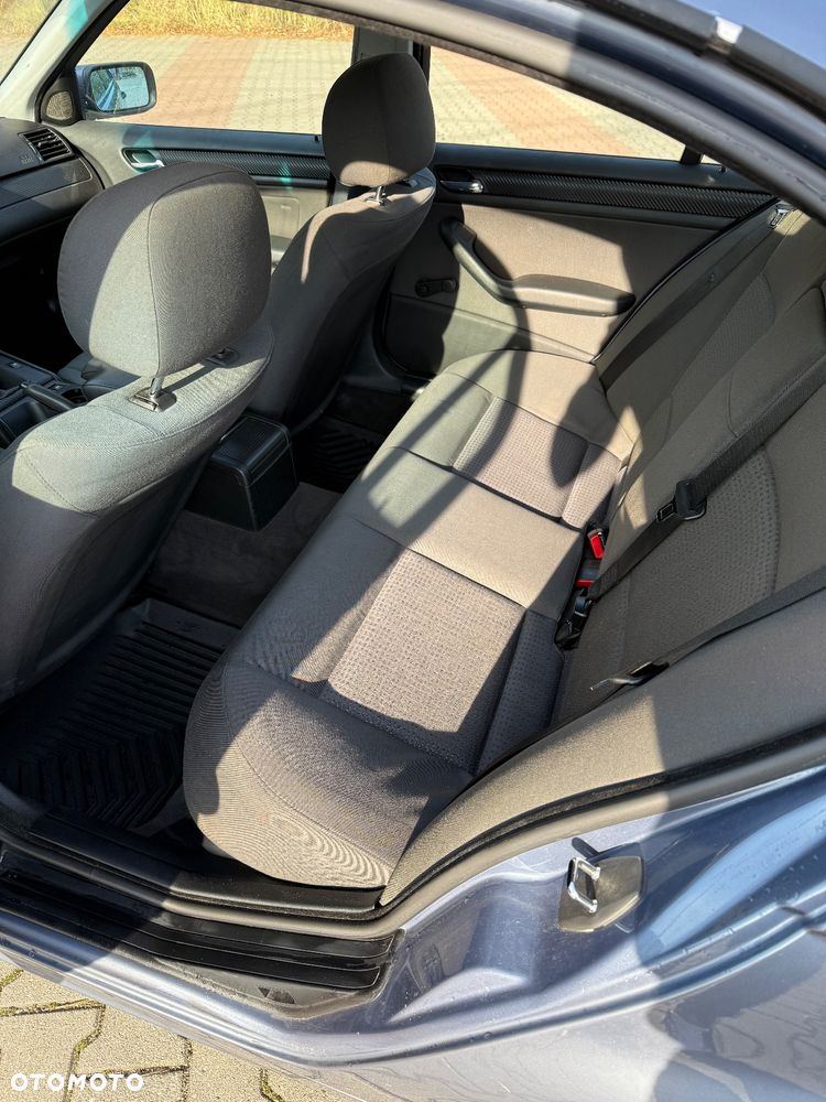 BMW Seria 3 316i - 11