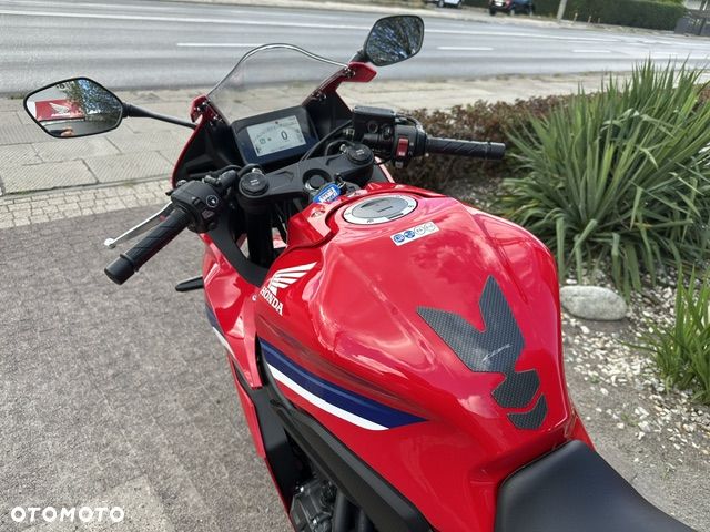 Honda CBR - 7