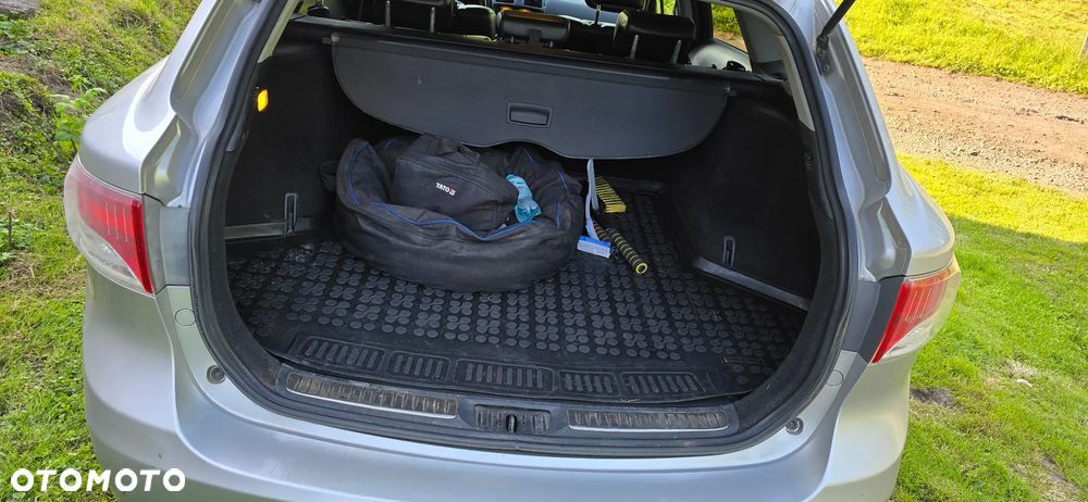 Toyota Avensis 1.8 Sol plus - 12