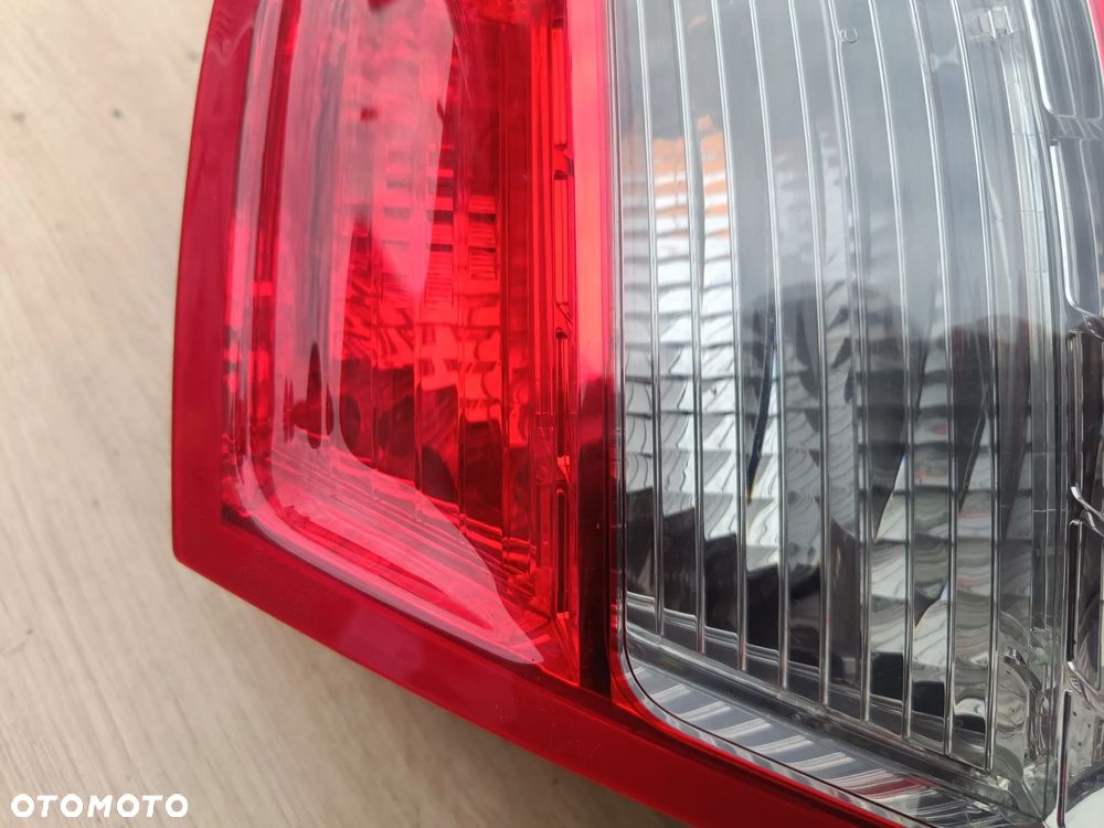 MERCEDES W204 C-klasa 07-11 Kombi Lampa Tylna Tył Prawa Igła - 3