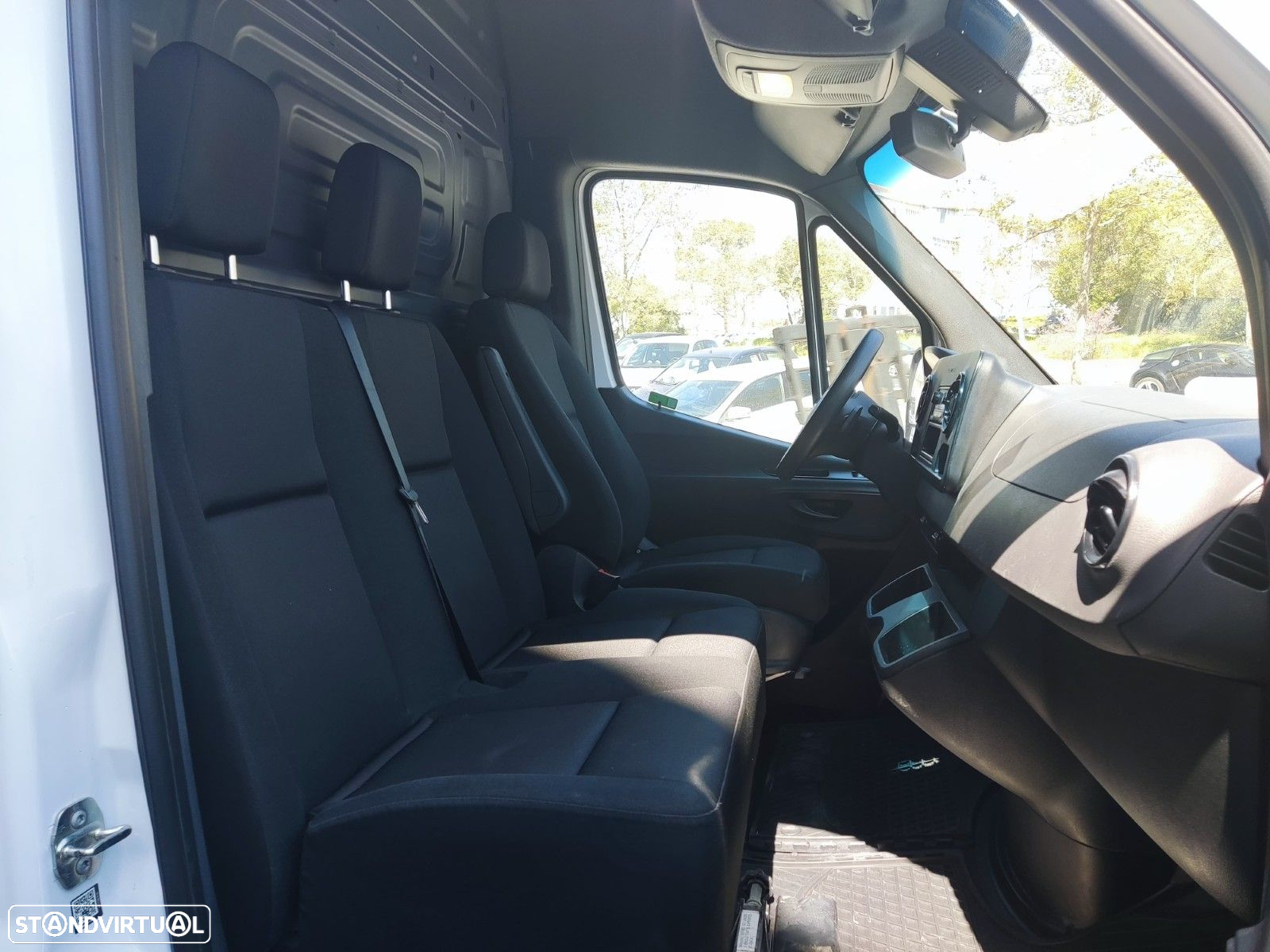 Mercedes-Benz Sprinter Outro - 3