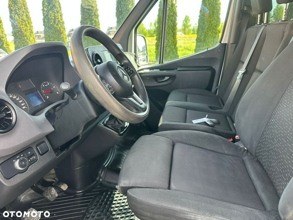 Mercedes-Benz Sprinter - 17