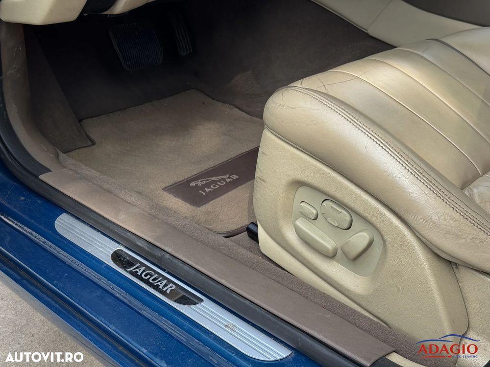 Jaguar S-Type 2.7 D Luxury Aut - 33