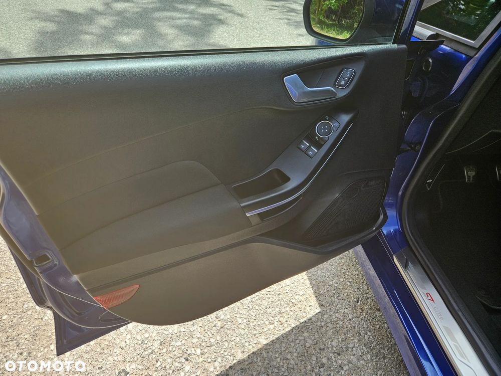 Ford Fiesta - 25