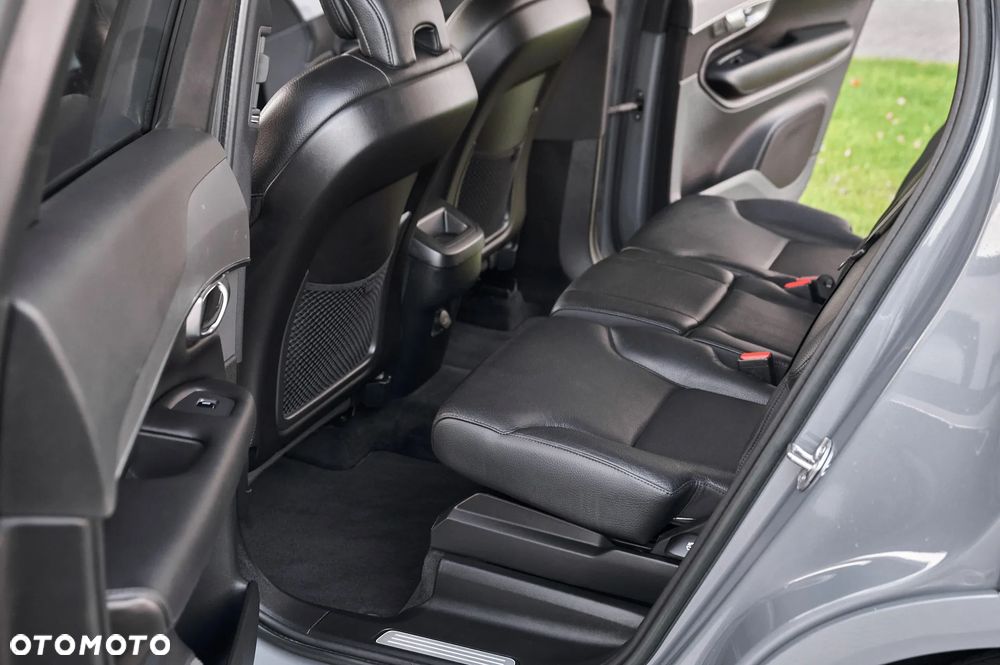 Volvo XC 90 - 26