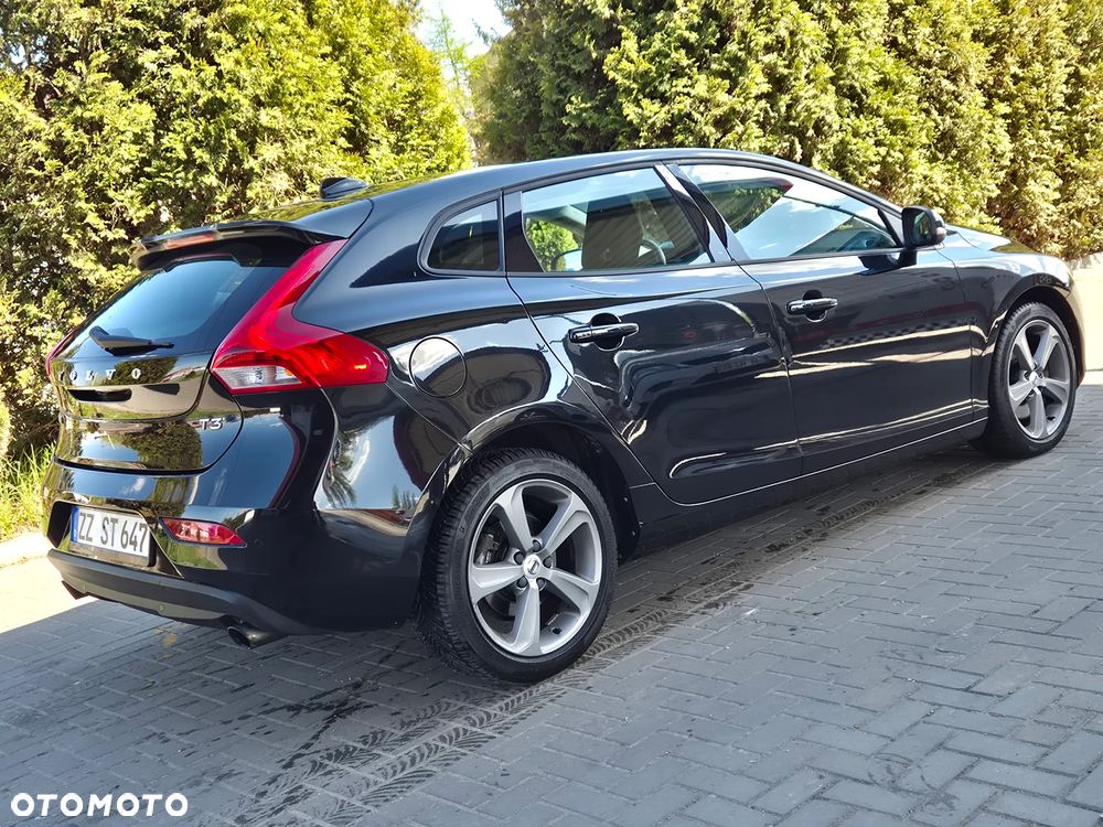 Volvo V40 T3 Geartronic Momentum - 10