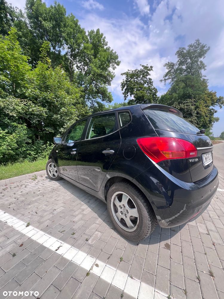 Kia Venga - 3
