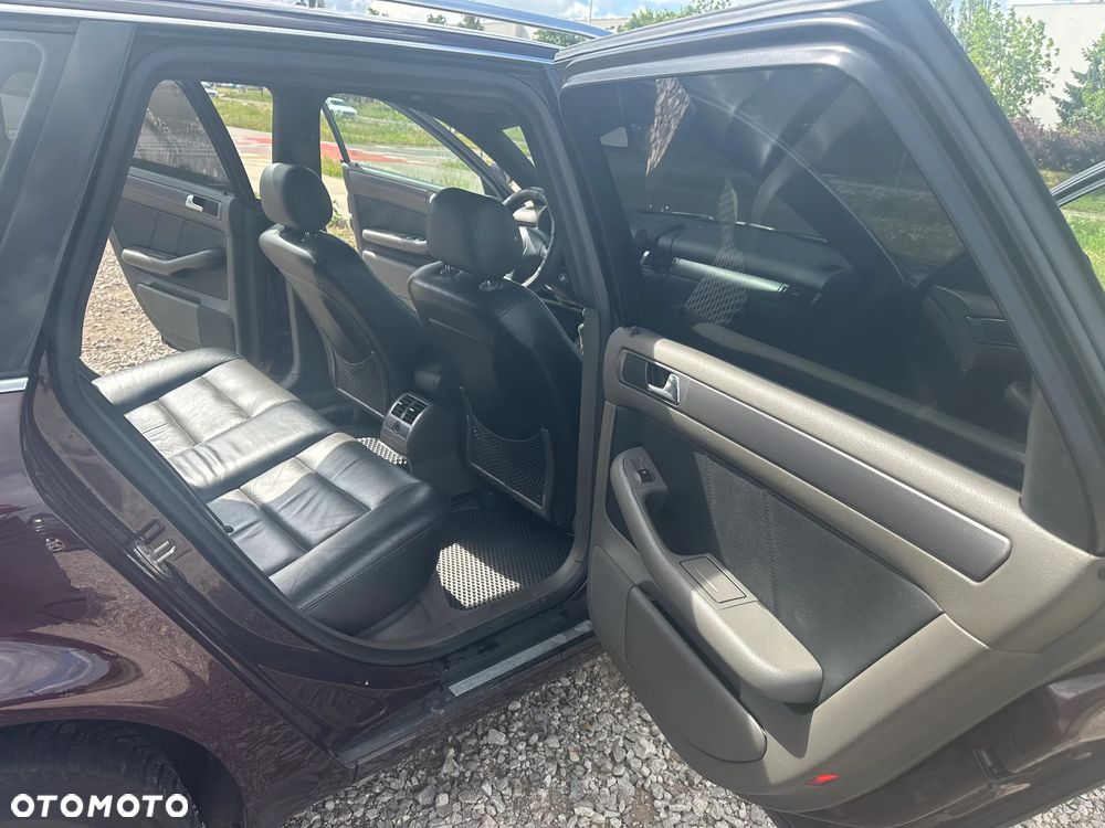 Audi A6 Avant 2.4 - 17
