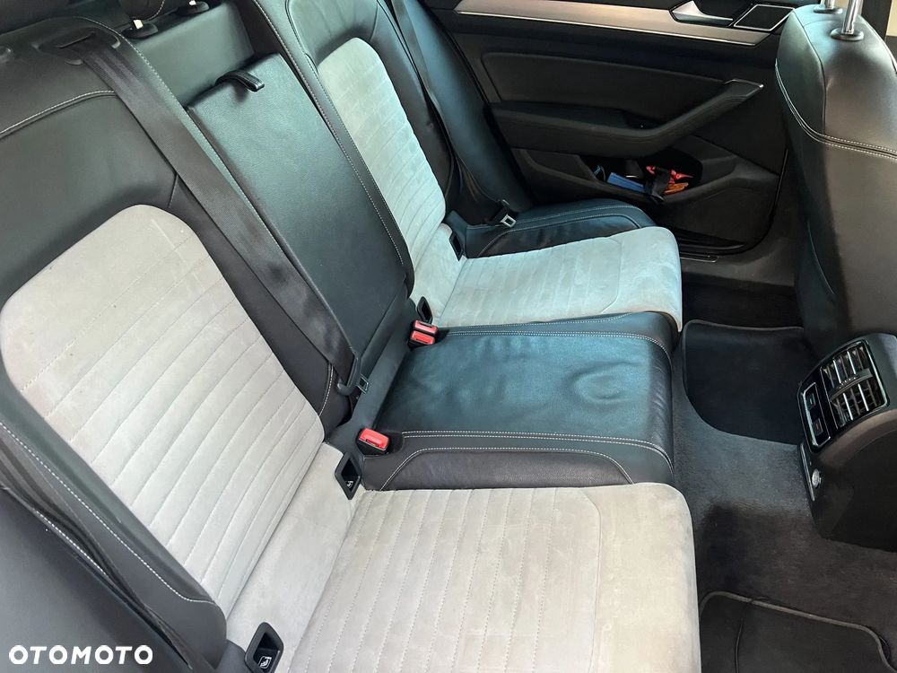 Volkswagen Passat 2.0 TDI SCR DSG Highline - 12