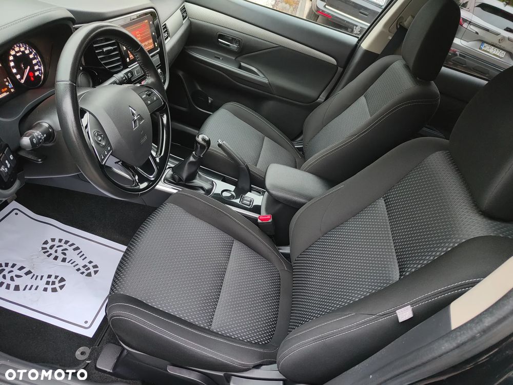 Mitsubishi Outlander 2.0 2WD Invite - 13
