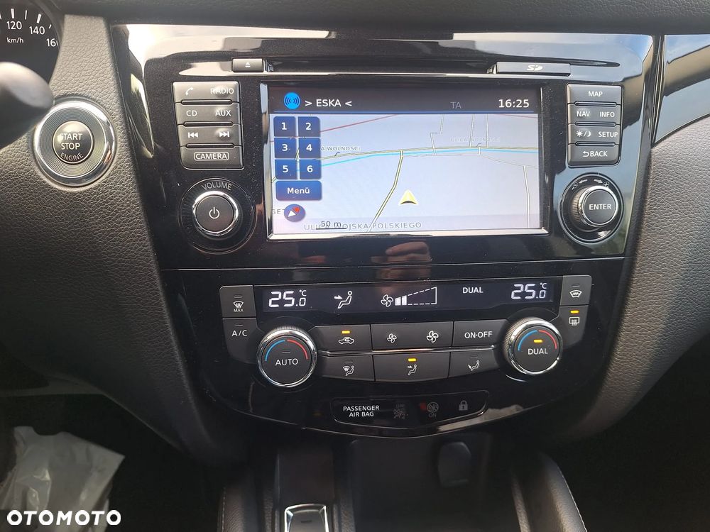 Nissan Qashqai 1.6 dCi 4x4 Tekna - 11