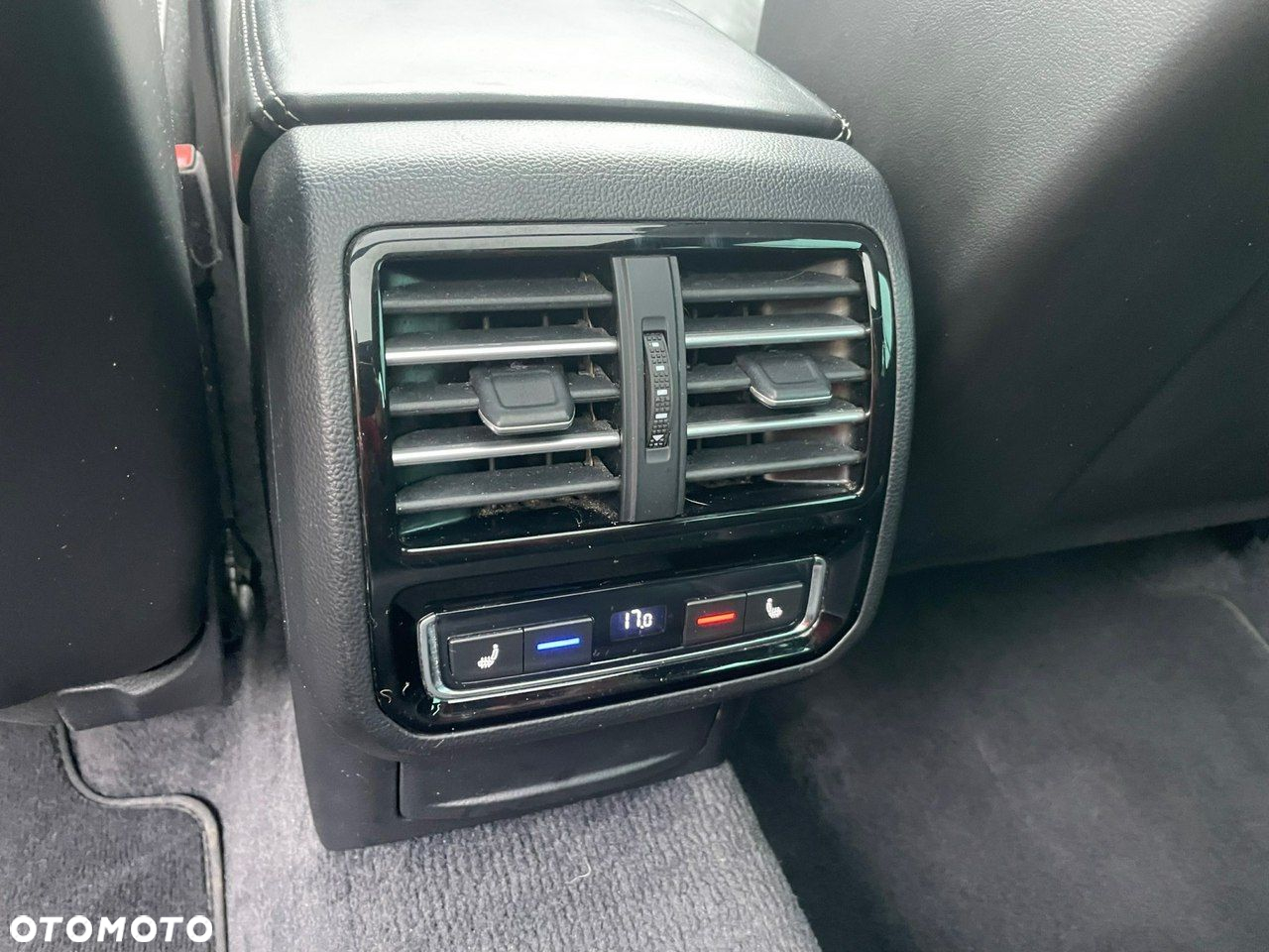 Volkswagen Passat - 17