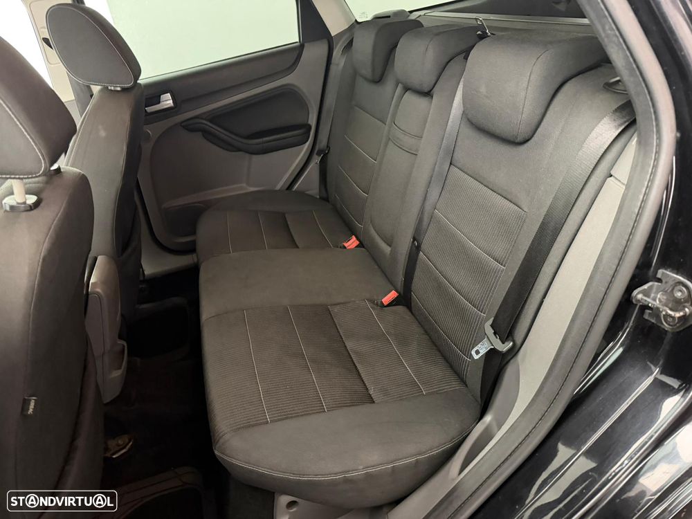 Ford Focus SW 1.6 TDCi Titanium - 12
