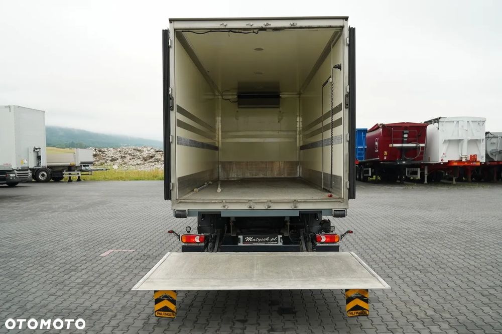 Renault D 250 / CHŁODNIA - 6,7 m / THERMO KING T 600R / + WINDA ZAŁADOWCZA PALFINGER / - 16