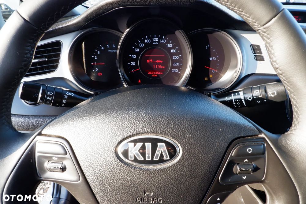 Kia Ceed 1.4 CRDi 90 Vision - 17