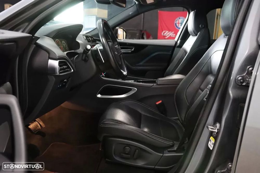 Jaguar F-Pace 25d AWD Aut. R-Sport - 17