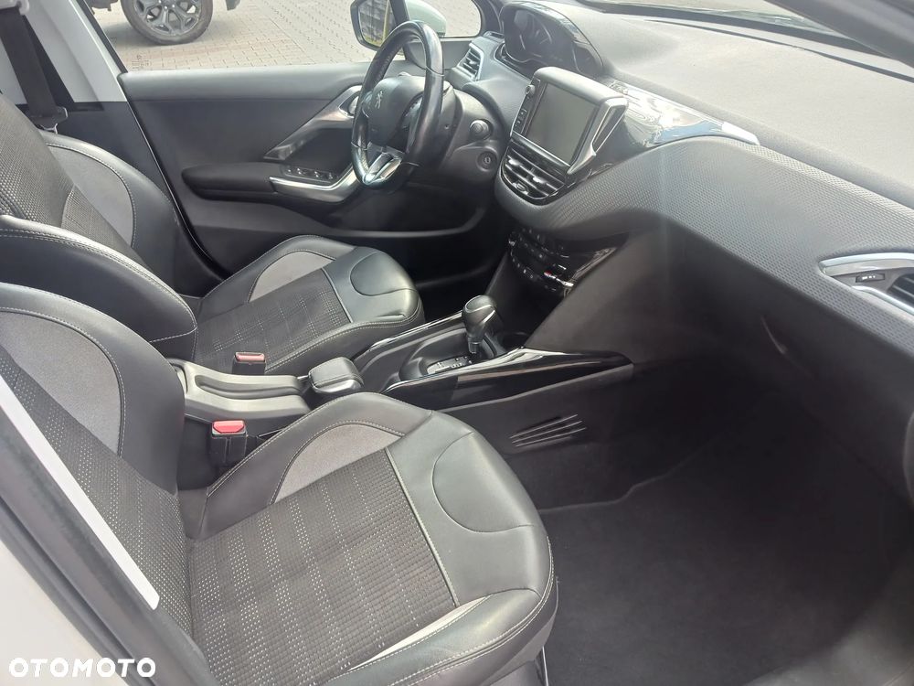 Peugeot 2008 1.2 Pure Tech Allure S&S EAT6 - 9