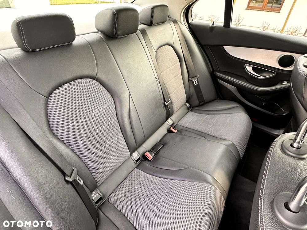 Mercedes-Benz Klasa C - 32