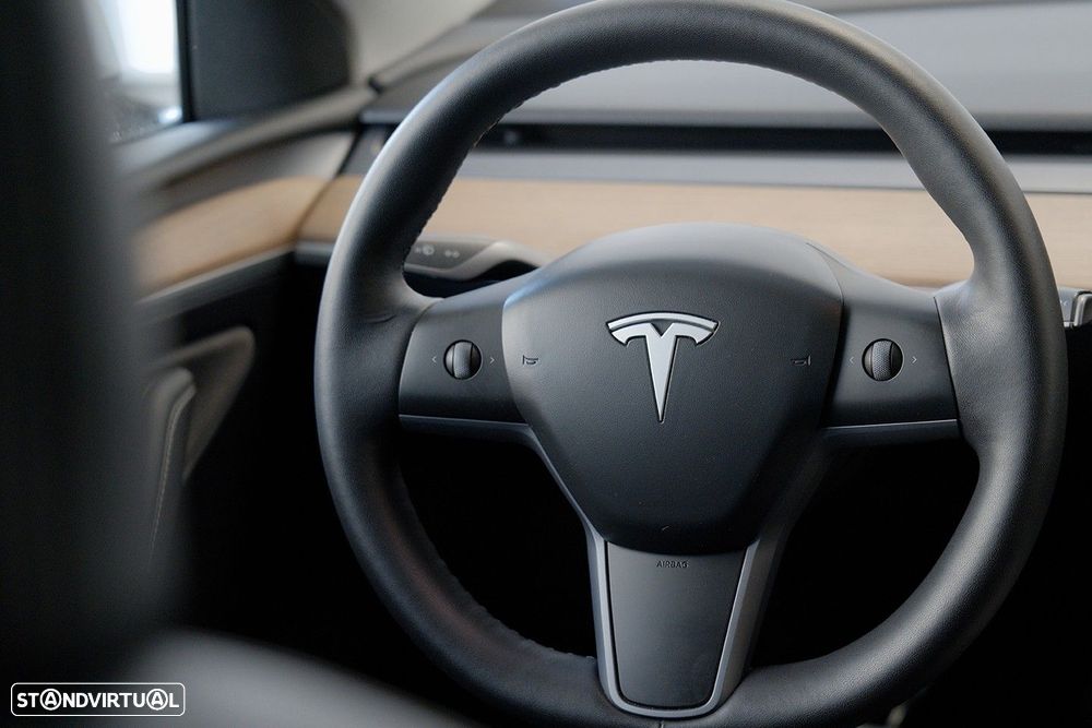 Tesla Model Y Performance Tração Integral - 23