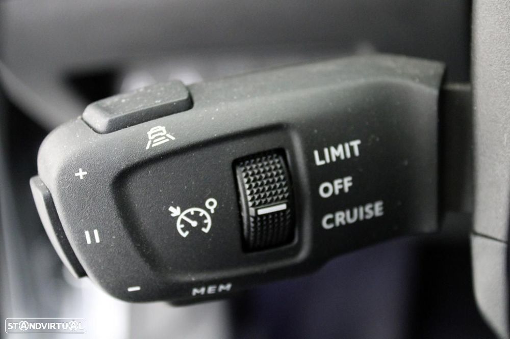 Peugeot e-208 50 kWh GT Line - 19