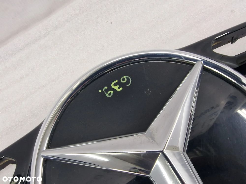 MERCEDES GLC W253 LIFT 19- ATRAPA / GRILL PRZEDNI PRZÓD + ZNACZEK / LOGO CZARNY , NR A2538883000 / A2538883200 , NR AUKCJI GL639 - 16