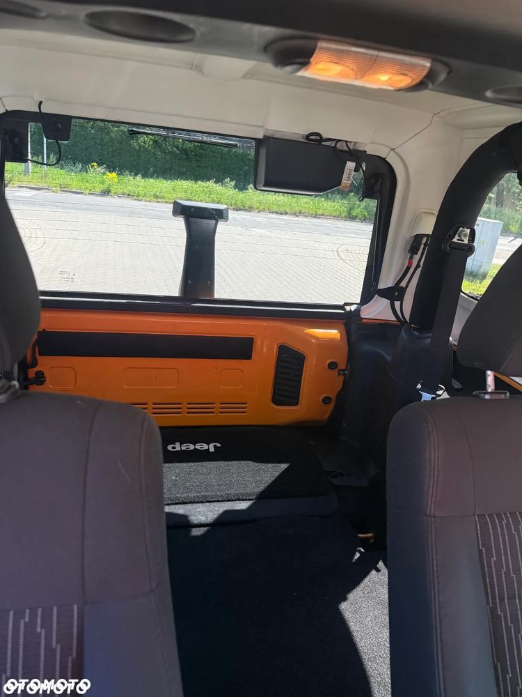 Jeep Wrangler - 9