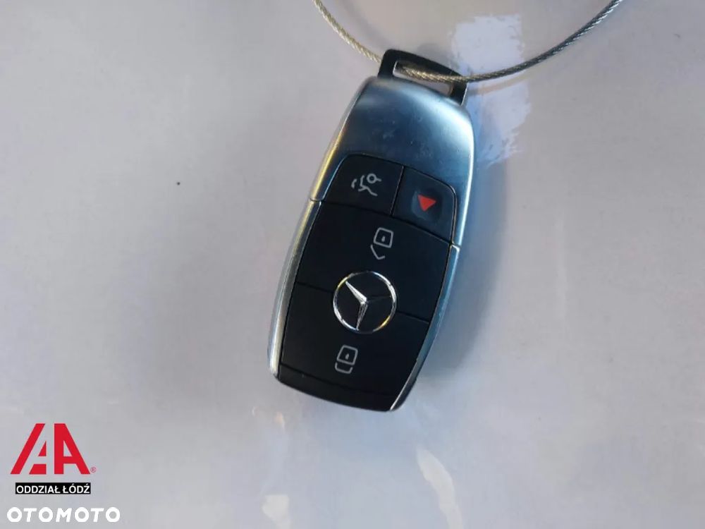 Mercedes-Benz Klasa C 300 9G-TRONIC - 16