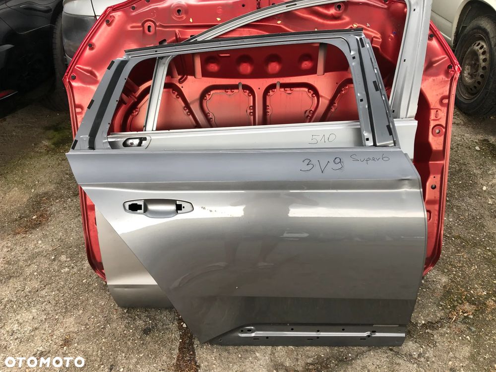 SKODA SUPERB III 3V9 Kombi - drzwi tylne prawe - 2