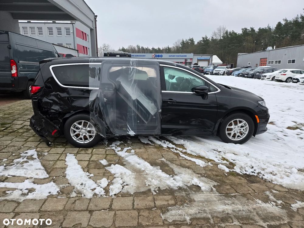 Chrysler Pacifica - 3