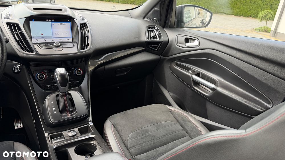 Ford Kuga 2.0 TDCi 2x4 ST-Line - 24