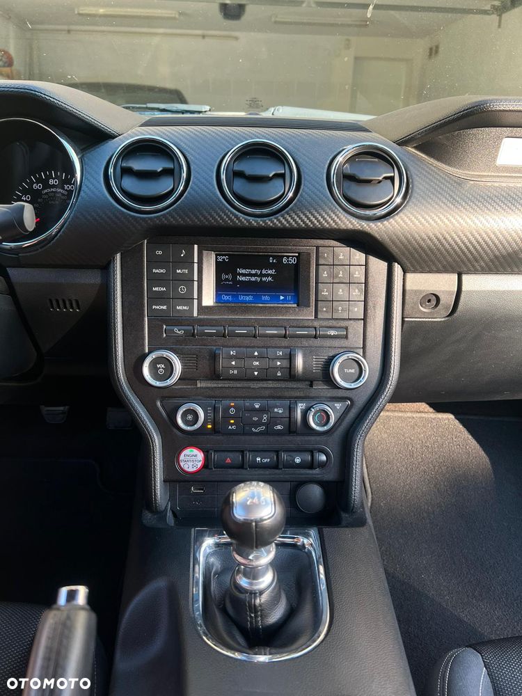 Ford Mustang 3.7 V6 - 8