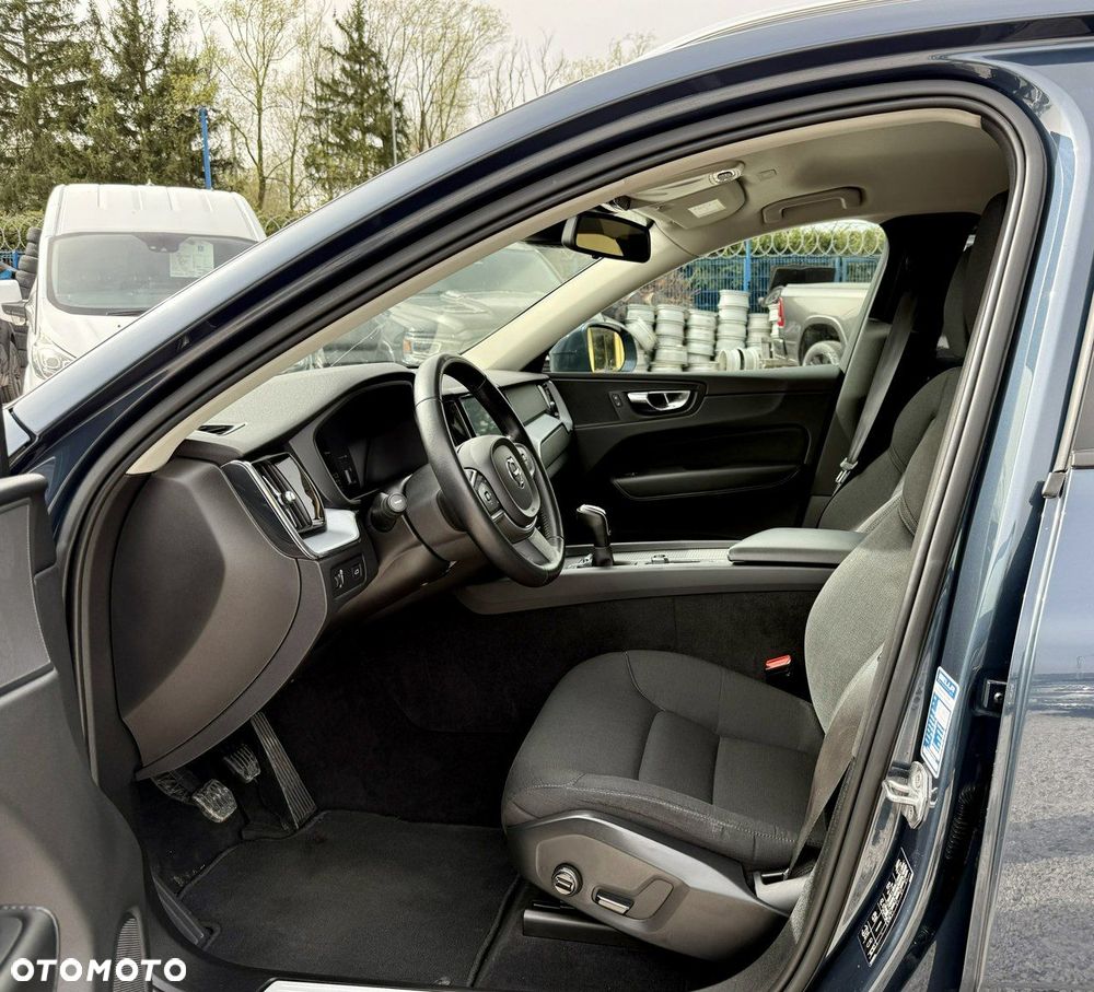 Volvo XC 60 D4 AWD Momentum Pro - 9