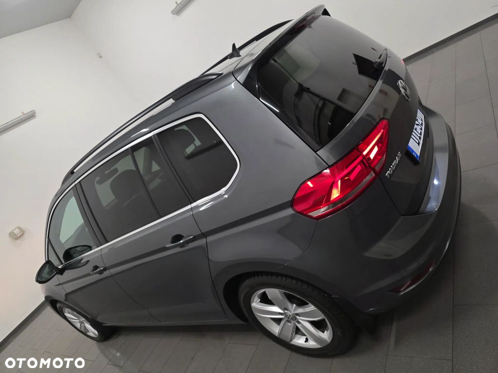 Volkswagen Touran - 35