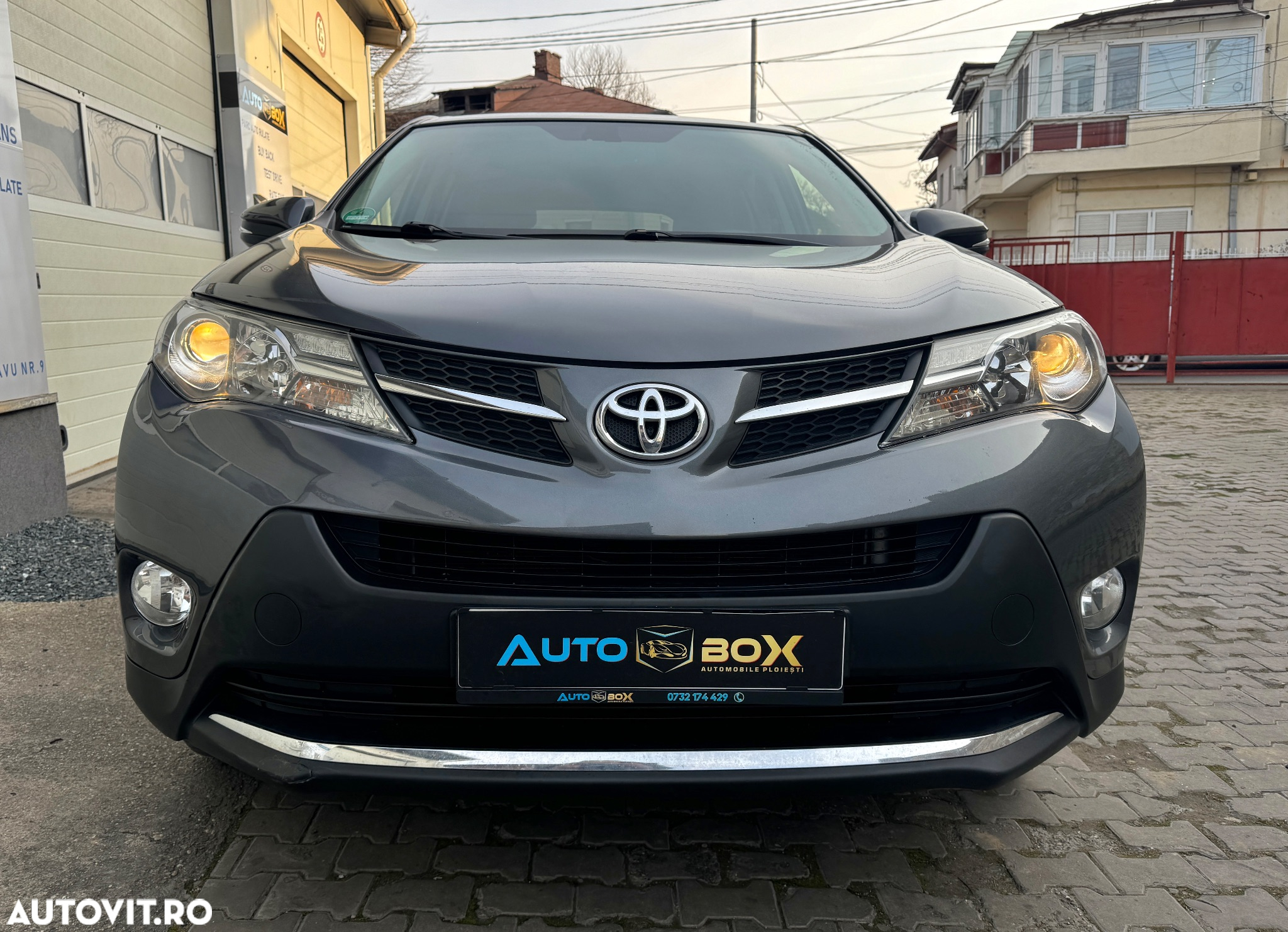 Toyota RAV4 2.2 D-4D 4x4 Edition S - 2