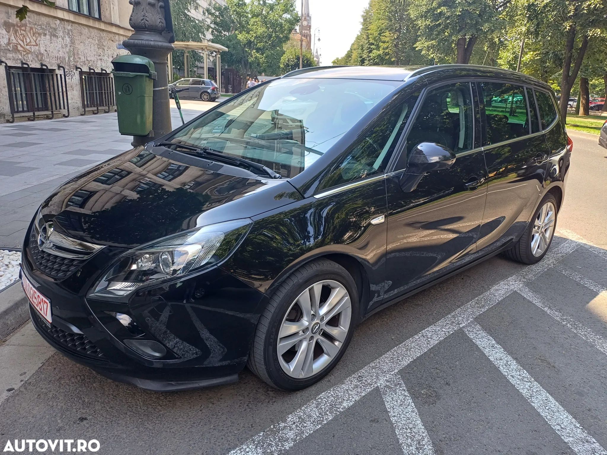 Opel Zafira Tourer 2.0 CDTI Active - 1