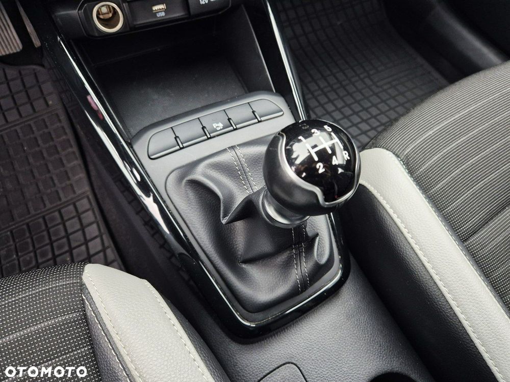 Kia Stonic 1.2 L - 16