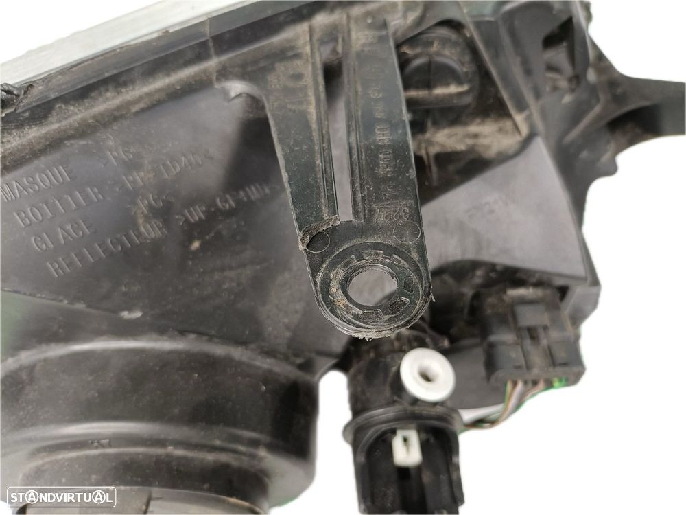 Farol Esq Dacia Duster (Hs_) - 3