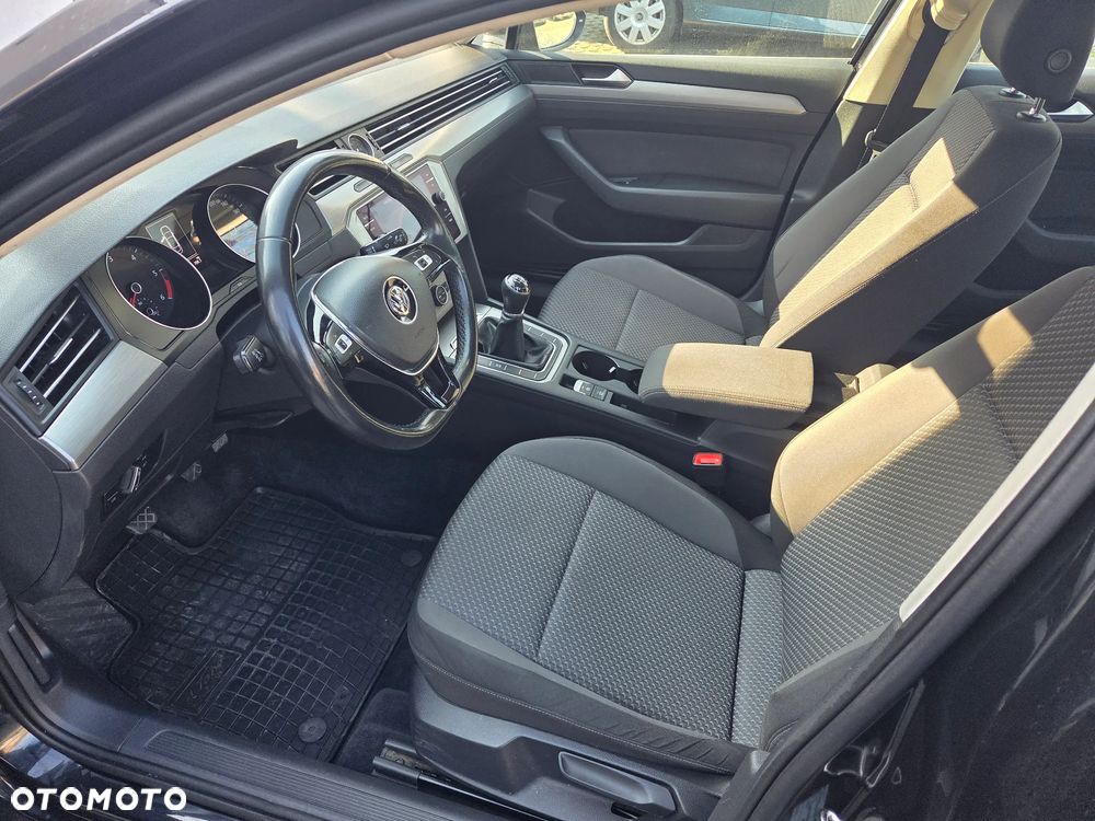 Volkswagen Passat 2.0 TDI SCR Comfortline - 7