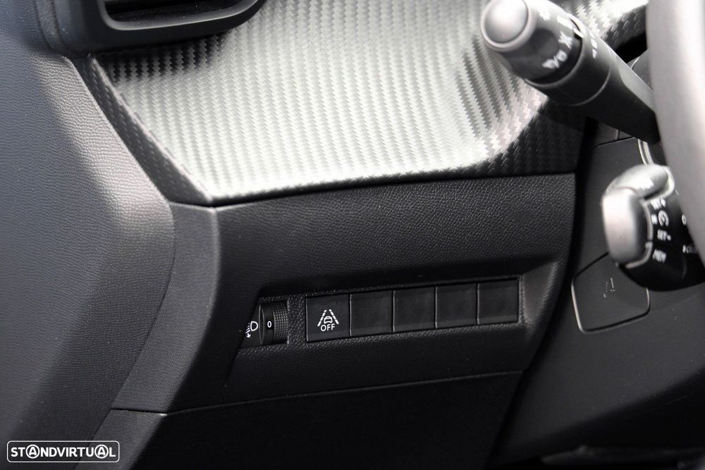 Peugeot e-2008 50 kWh Active Pack - 17