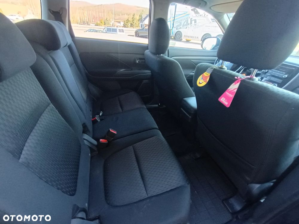 Mitsubishi Outlander 2.2 DI-D 4WD Automatik Instyle - 7