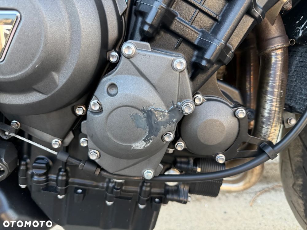 Triumph Street Triple - 30