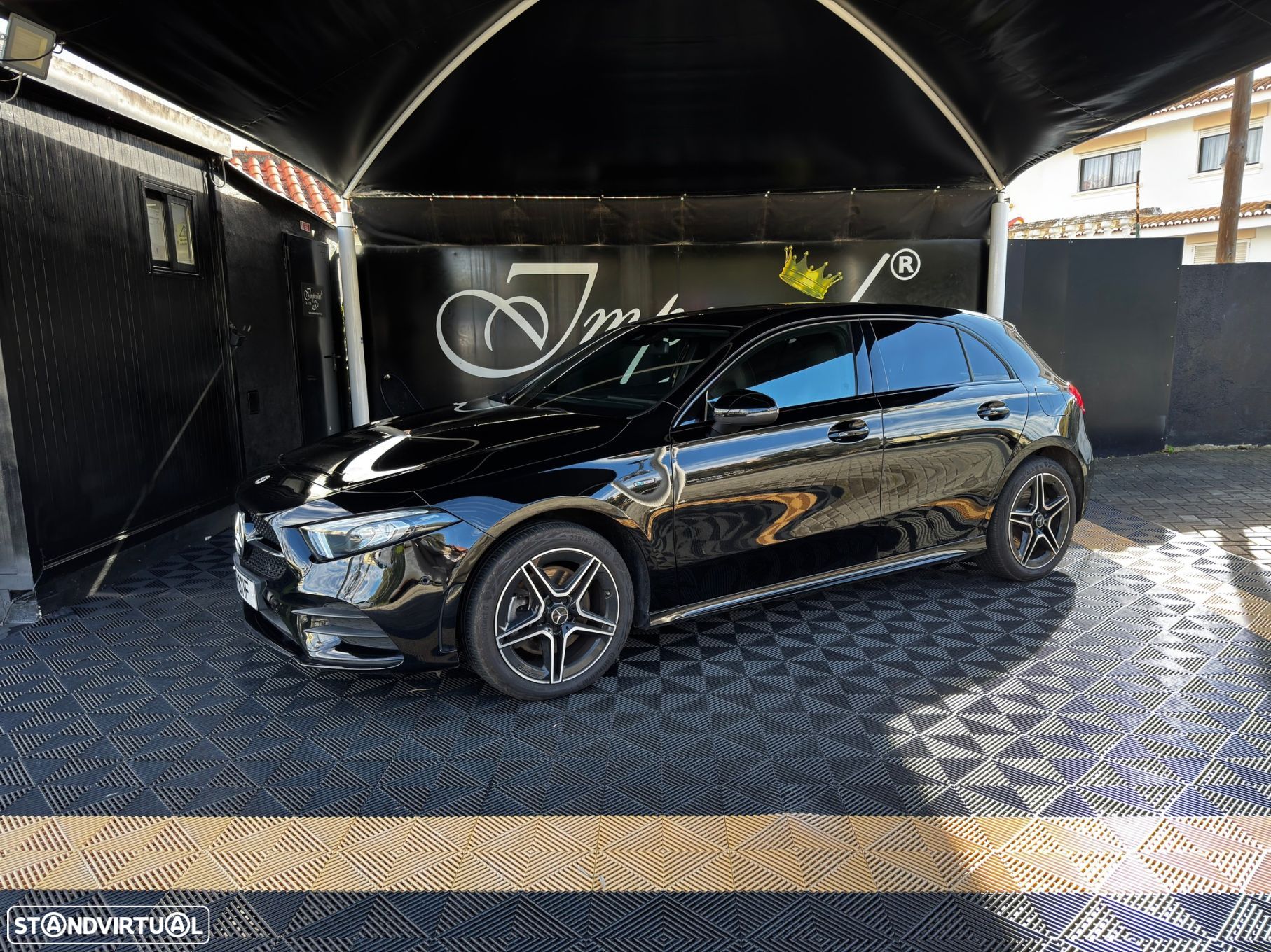 Mercedes-Benz A 250 e AMG Line - 1