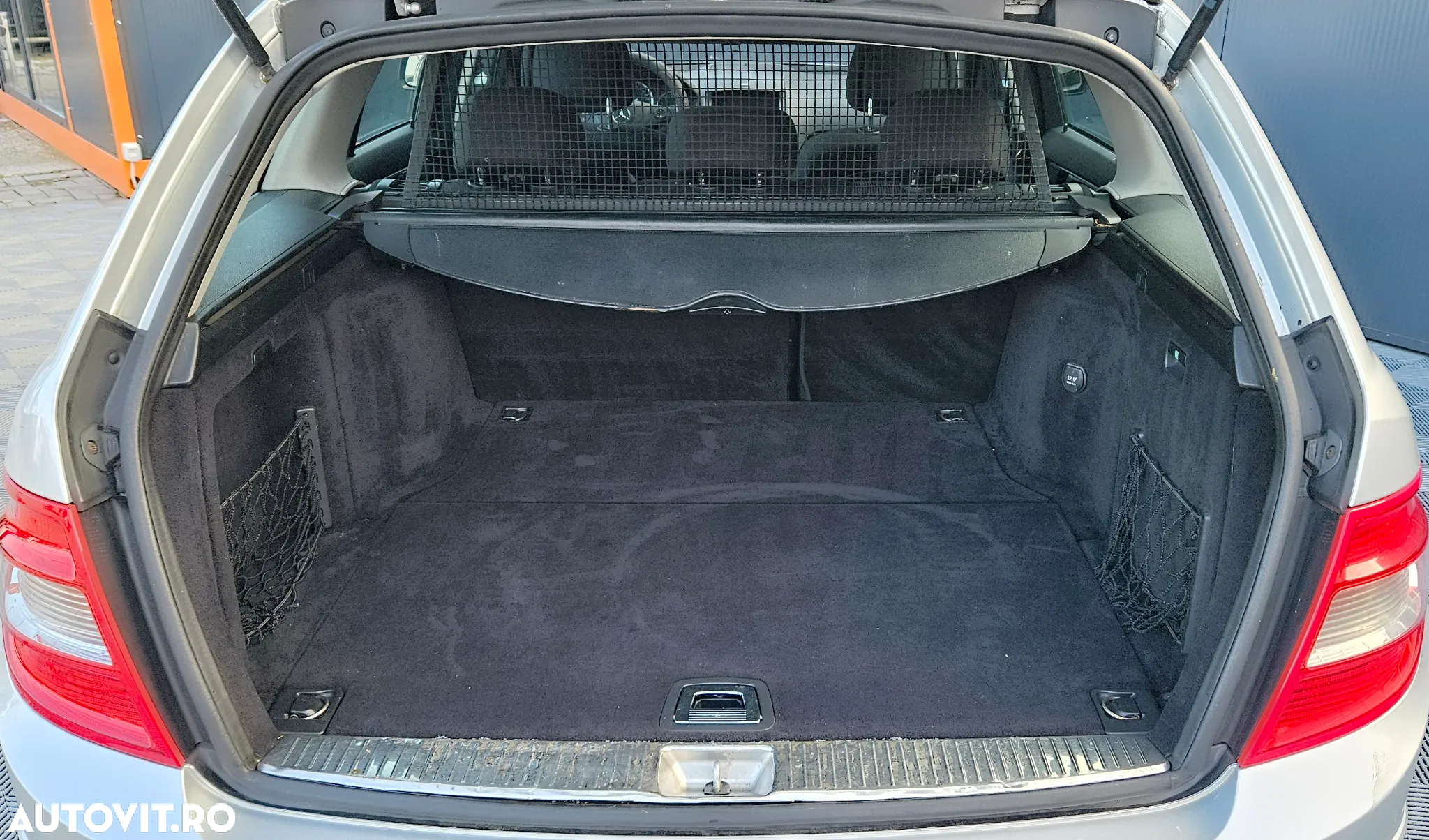 Mercedes-Benz C - 12
