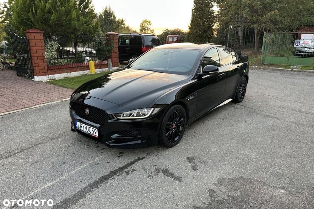Jaguar XE 2.0 D R-Sport - 2