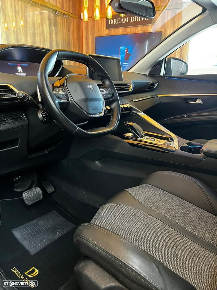 Peugeot 5008 1.2 PureTech Allure EAT8 - 11