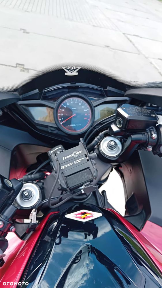Honda VFR - 8