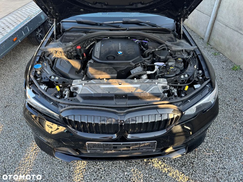 BMW Seria 3 318d mHEV - 6