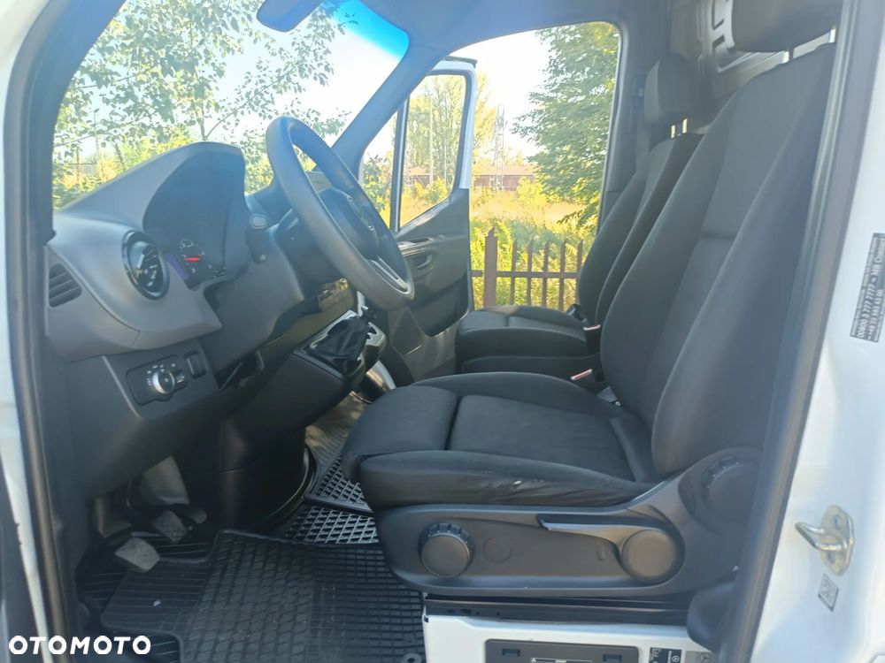 Mercedes-Benz SPRINTER - 13